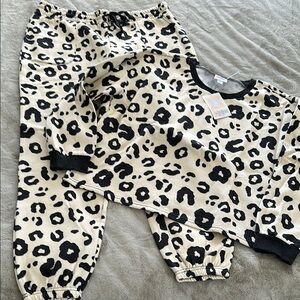 Womens XL Leopard Print sweatsuit LulaRoe